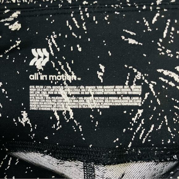 All in Motion black white leaves high waisted ankle athletic yoga leggings small - Picture 6 of 6